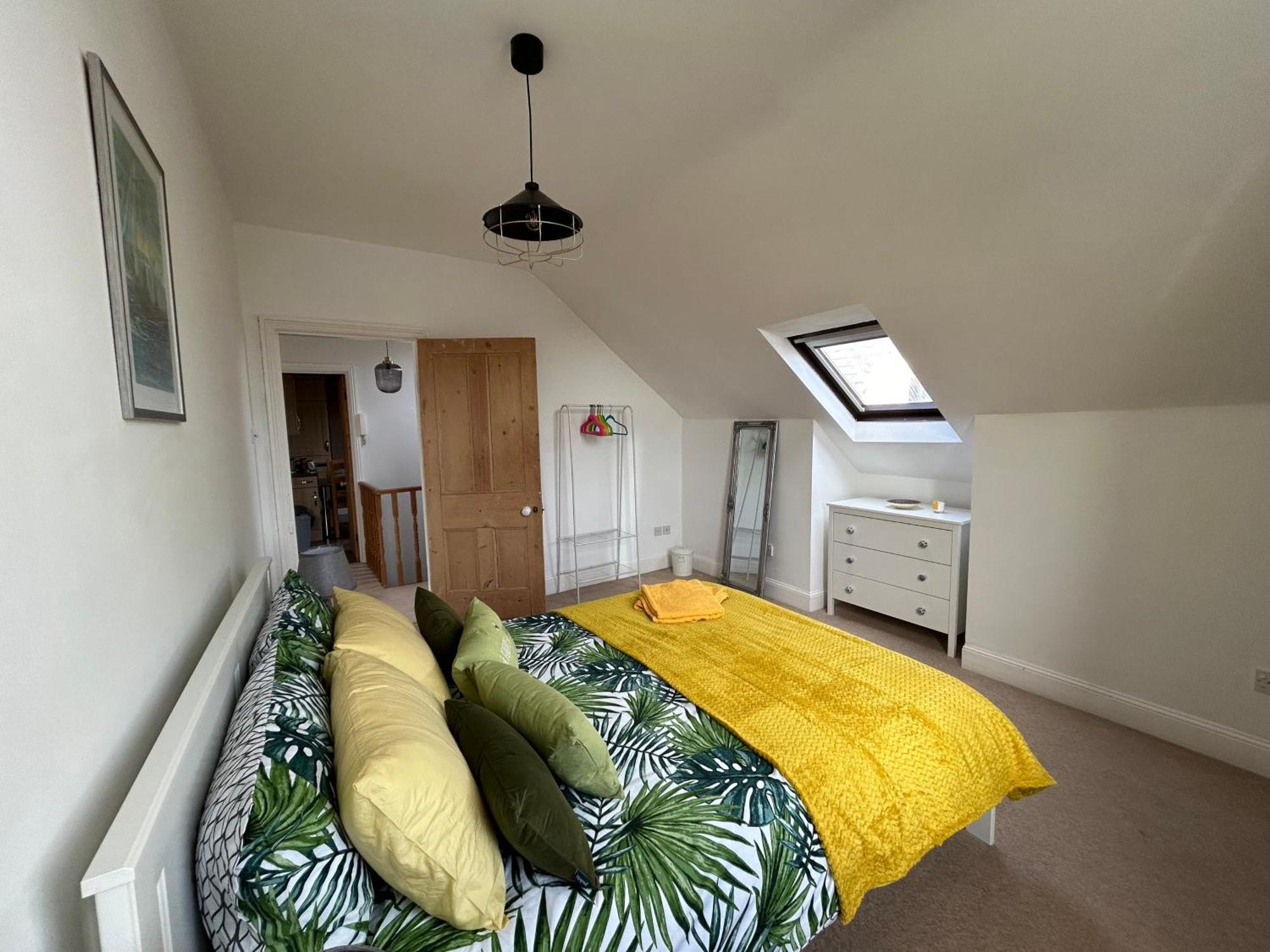 Seaside Rentals Bournemouth - 2Br, Upto 6Ppl, Beach 3 Min Walk, Dogs Ok, Wifi, Park 2 Cars Екстериор снимка